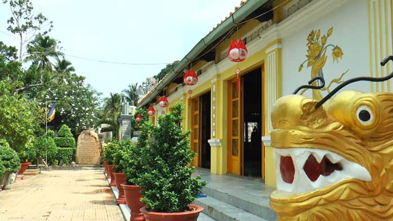 Chùa Linh Thứu - Check in ngôi chùa lâu đời tại Tiền Giang (2025) 31 Hậu điện chùa Linh Thứu