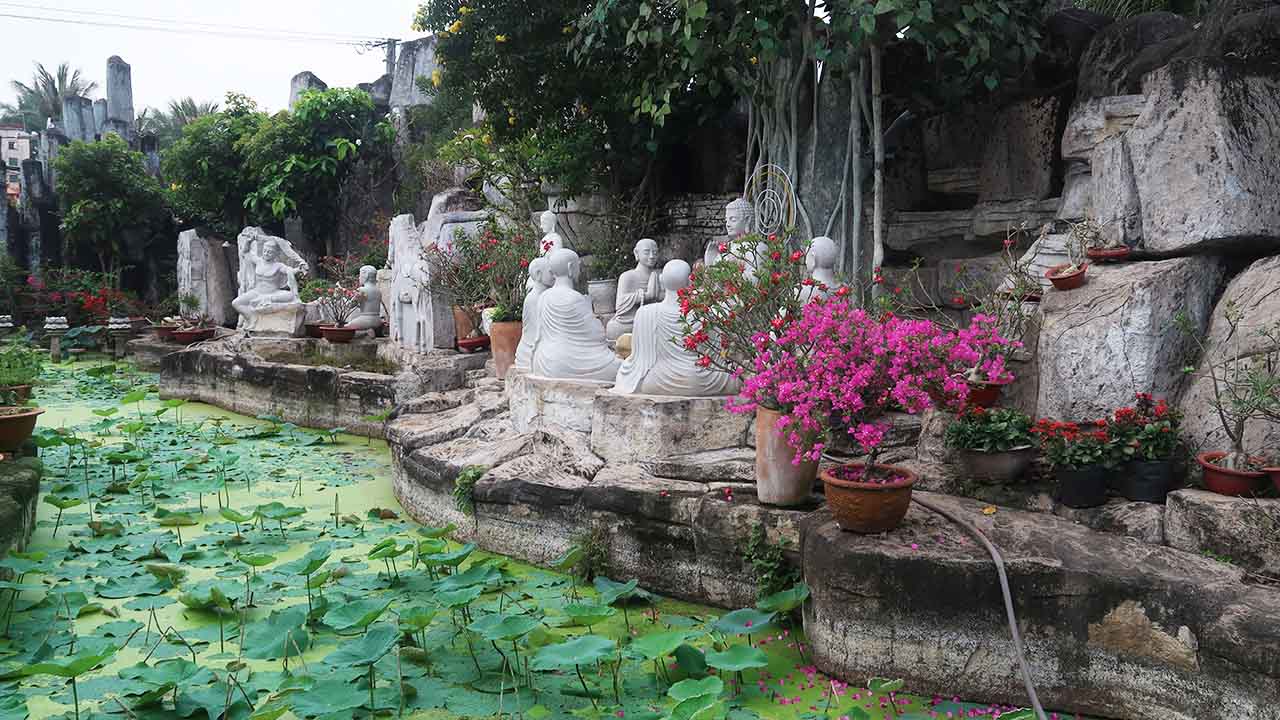 Chùa Linh Thứu - Check in ngôi chùa lâu đời tại Tiền Giang (2025) 29 Tượng Phật Chùa Linh Thứu