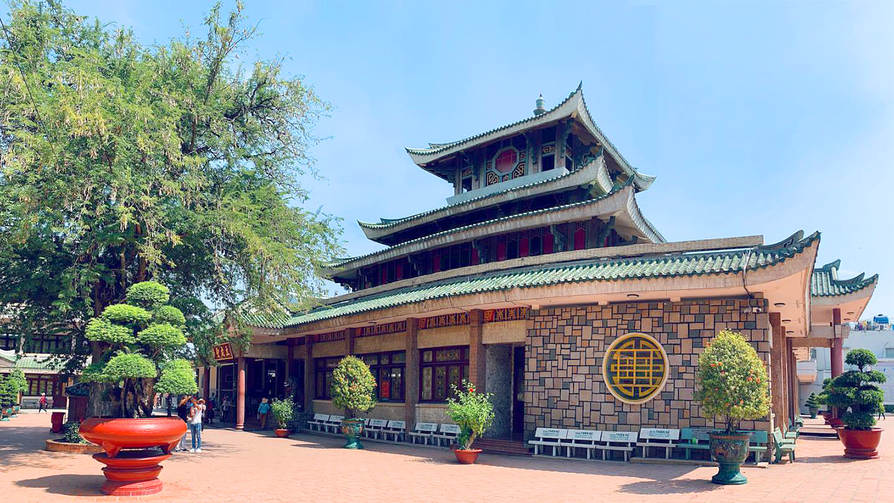 Chùa An Giang - TOP 12 ngôi chùa đẹp và linh thiêng nhất! 19 Miếu Bà Chúa Xứ Núi Sam nổi tiếng linh thiêng và ứng nghiệm