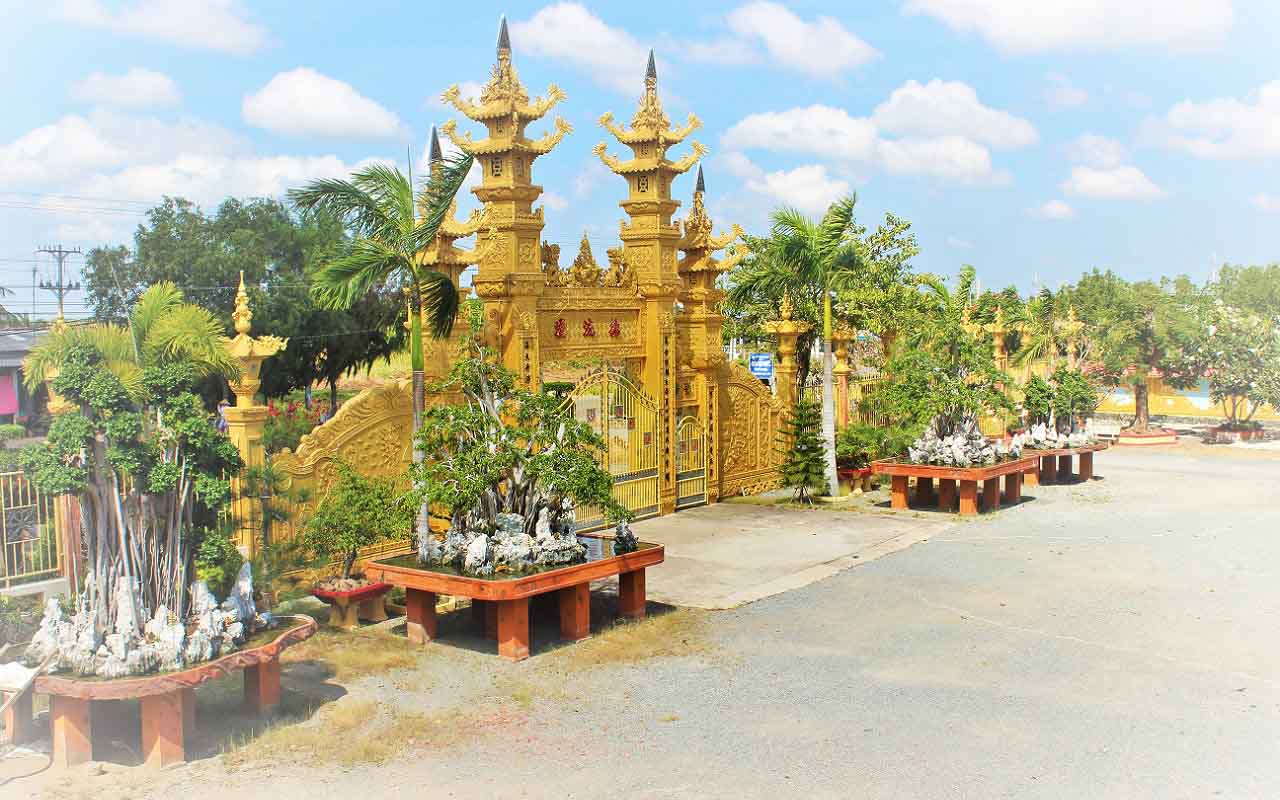 Chùa Vạn Phước Bến Tre - Ngôi chùa đẹp tựa tiên cảnh (2025) 21 Cổng Tam Quan ấn tượng