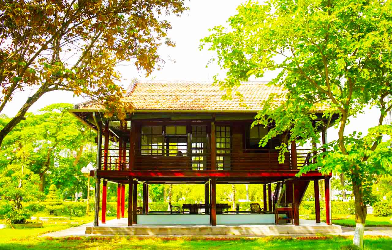 Khu di tích Nguyễn Sinh Sắc Đồng Tháp - Tưởng nhớ cụ Phó bảng 33 Khu nhà sàn ở khu di tich Nguyễn Sinh Sắc