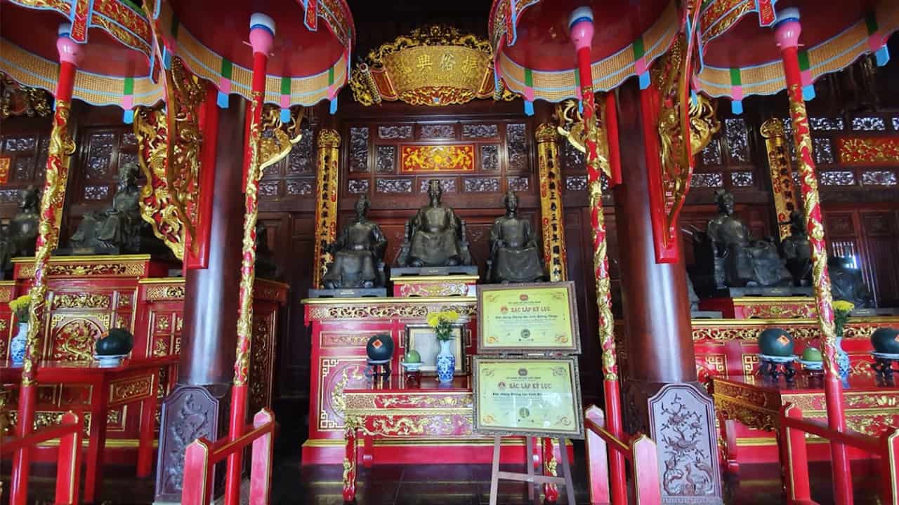 Khu du lịch văn hóa Phương Nam - Cẩm nang du lịch từ A-Z (2025) 14 Đền thờ Nam Phương Linh Tự - Khu du lịch văn hóa Phương Nam