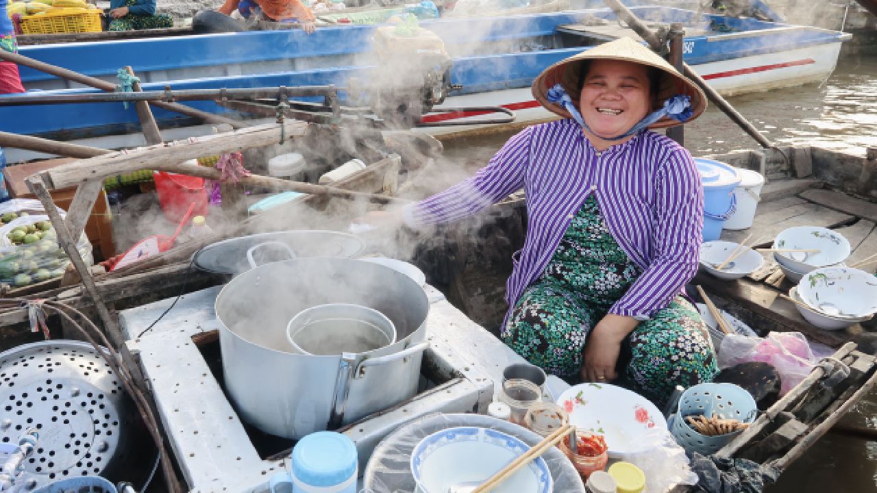 Chợ nổi Cái Bè Tiền Giang - Kinh nghiệm du lịch từ A đến Z (2025) 24 Du lịch chợ nổi Tiền Giang