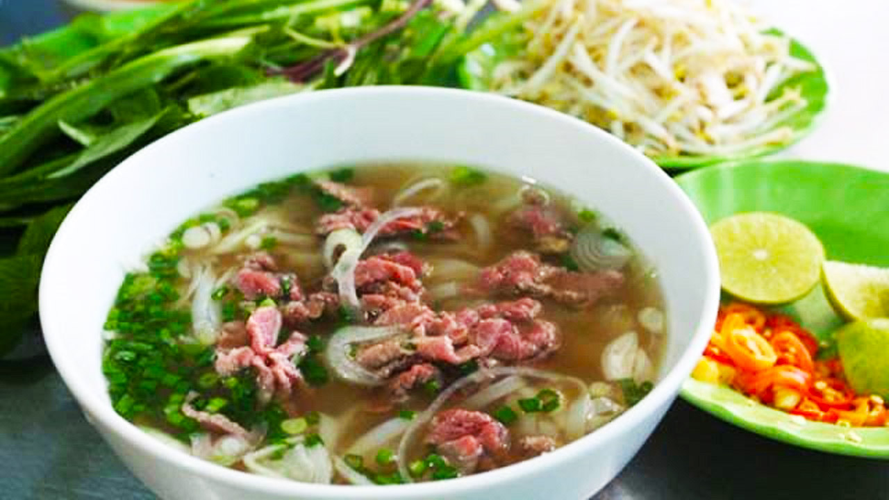 Top 15 quán phở bò ngon ở Cần Thơ - Đậm đà hương vị miền Tây 23 Hình ảnh tô phở bò