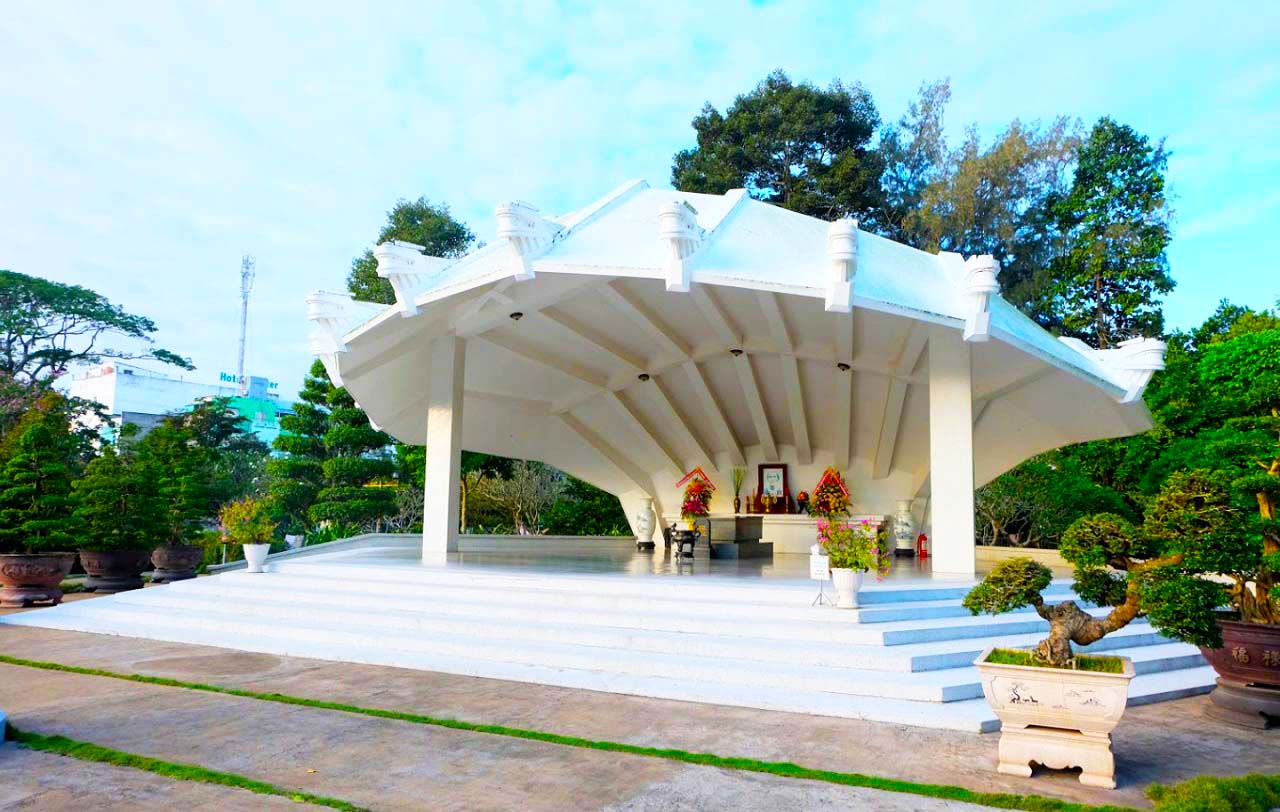 Khu di tích Nguyễn Sinh Sắc Đồng Tháp - Tưởng nhớ cụ Phó bảng 28 Lăng cụ Phó Bảng Nguyễn Sinh Sắc ở Đồng Tháp