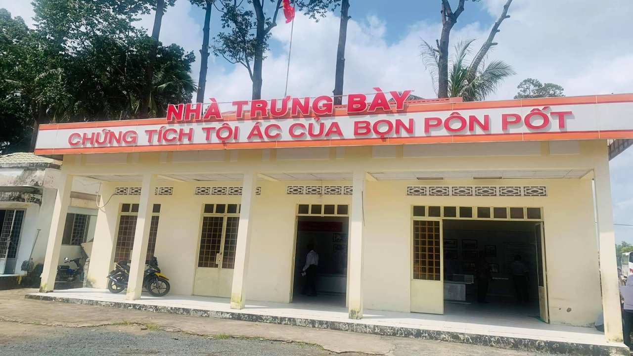 Nhà Mồ Ba Chúc – Chứng tích chiến tranh biên giới Tây Nam 22 Nhà trưng bày ở nhà mồ Ba Chúc